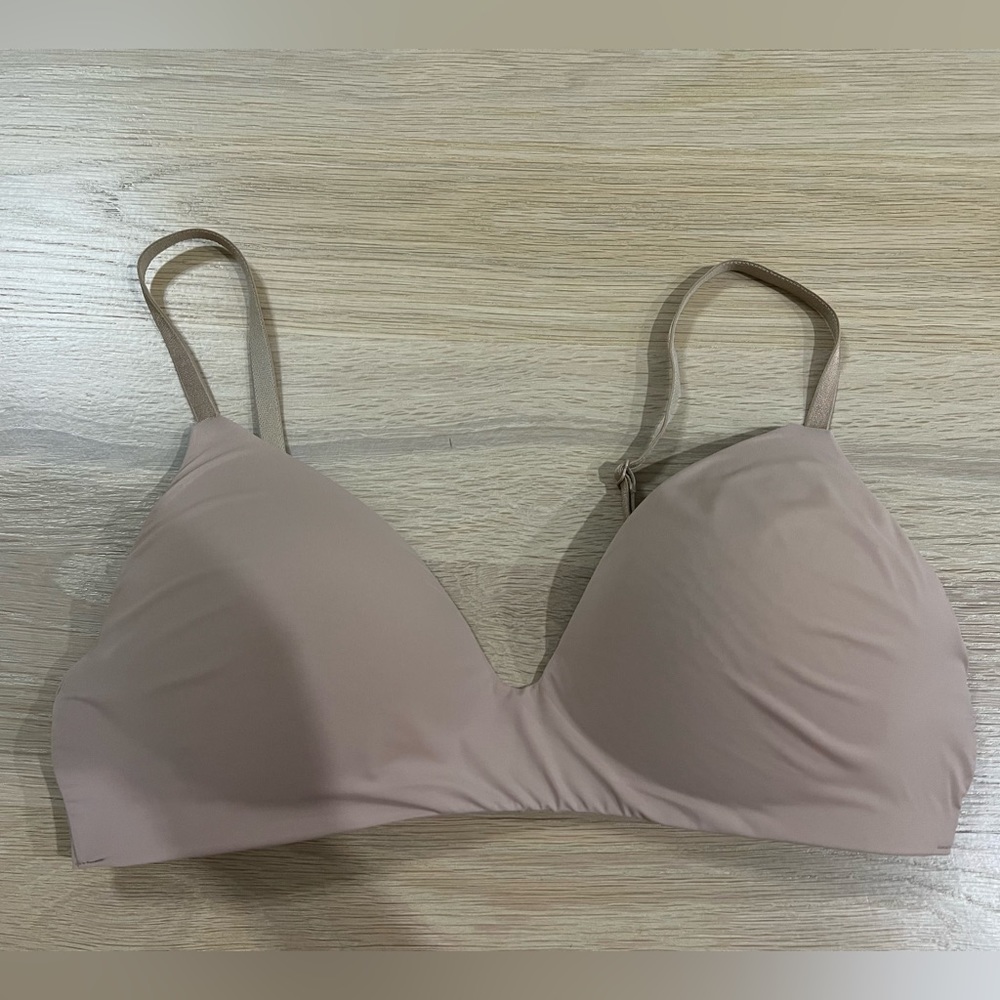 Victoria’s Secret Tshirt Wireless Bra, 34C
